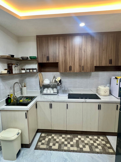 LYLAC Home Saigon TTT - Elegant 3BR 3BA Townhouse Roof Terrace Downtown D1