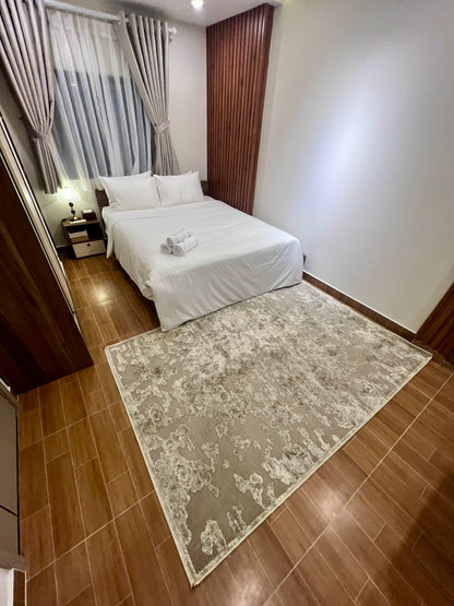 LYLAC Home Saigon TTT - Elegant 3BR 3BA Townhouse Roof Terrace Downtown D1