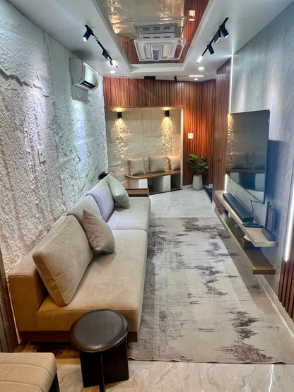 LYLAC Home Saigon TTT - Elegant 3BR 3BA Townhouse Roof Terrace Downtown D1