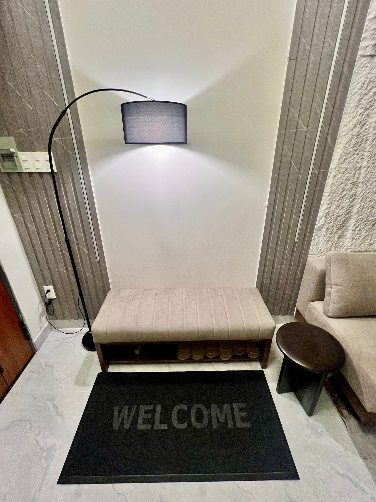 LYLAC Home Saigon TTT - Elegant 3BR 3BA Townhouse Roof Terrace Downtown D1