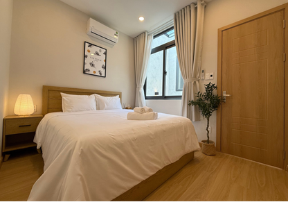 LYLAC Home Saigon COG - Tranquil City Center Wabi Sabi 3BR Townhouse in D1