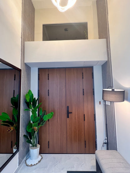 LYLAC Home Saigon TTT - Elegant 3BR 3BA Townhouse Roof Terrace Downtown D1