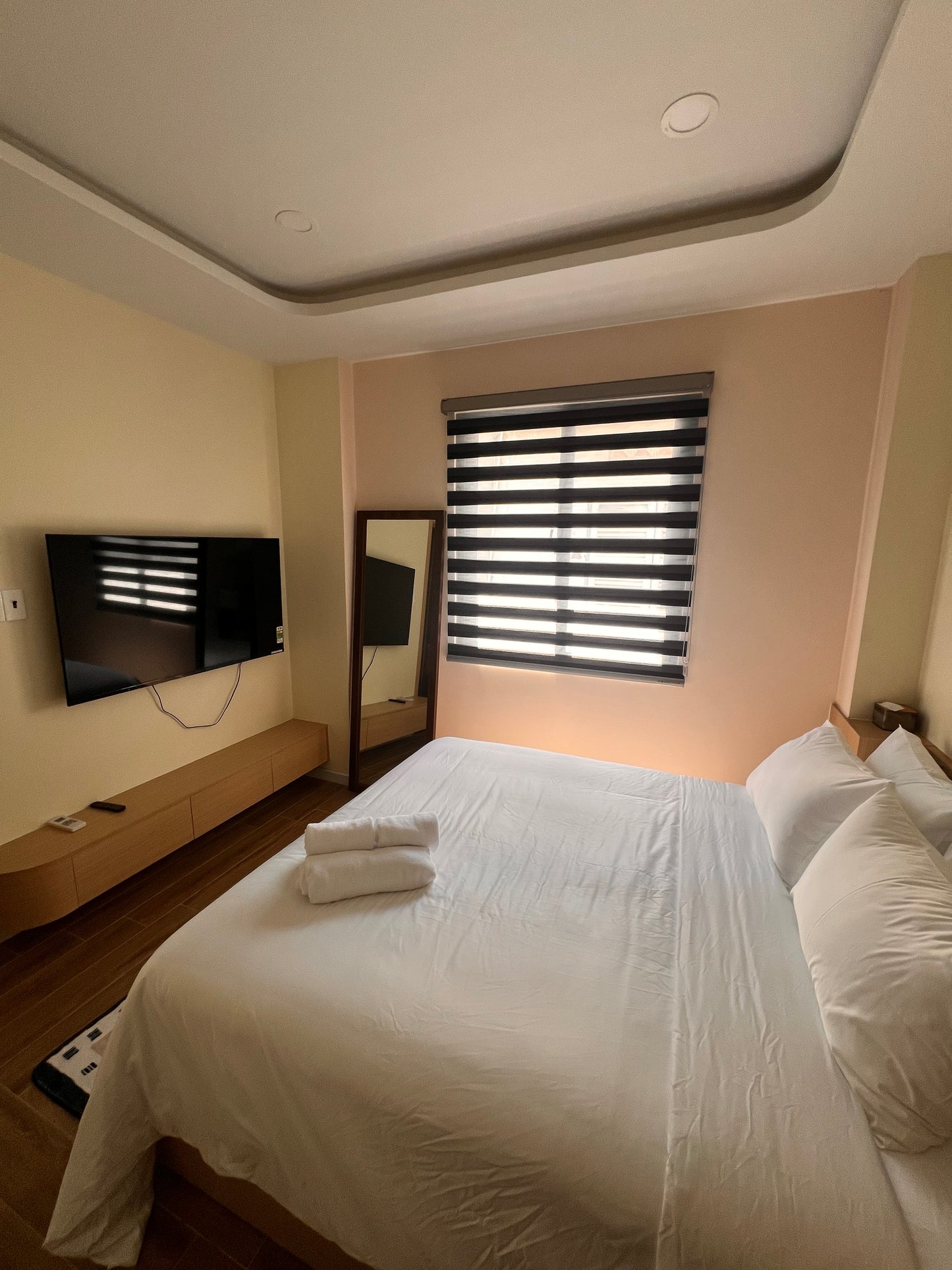 LYLAC Home Saigon NBK - Tranquil 2BR with Balcony in D1 near Japantown