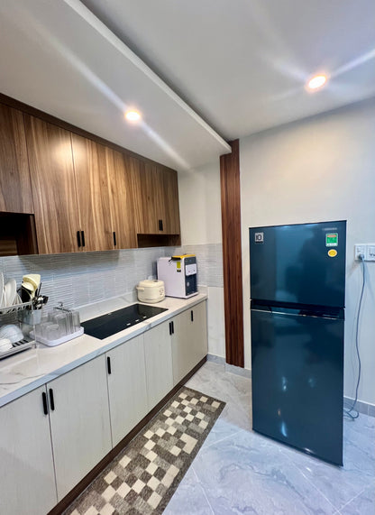 LYLAC Home Saigon TTT - Elegant 3BR 3BA Townhouse Roof Terrace Downtown D1