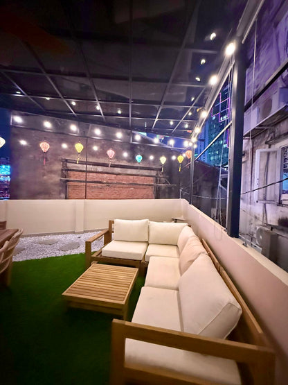 LYLAC Home Saigon TTT - Elegant 3BR 3BA Townhouse Roof Terrace Downtown D1