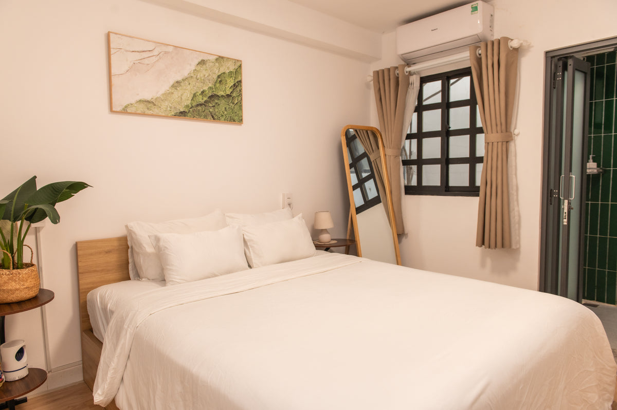 LYLAC Home Saigon HHH - Beautiful City Center 5BR Townhouse in D1
