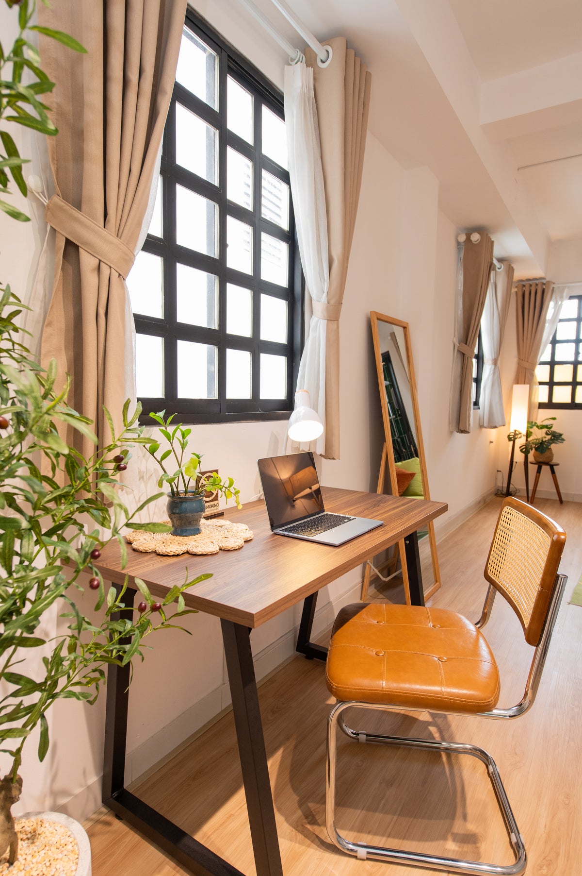 LYLAC Home Saigon HHH - Beautiful City Center 5BR Townhouse in D1
