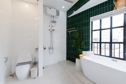 LYLAC Home Saigon HHH - Beautiful City Center 5BR Townhouse in D1