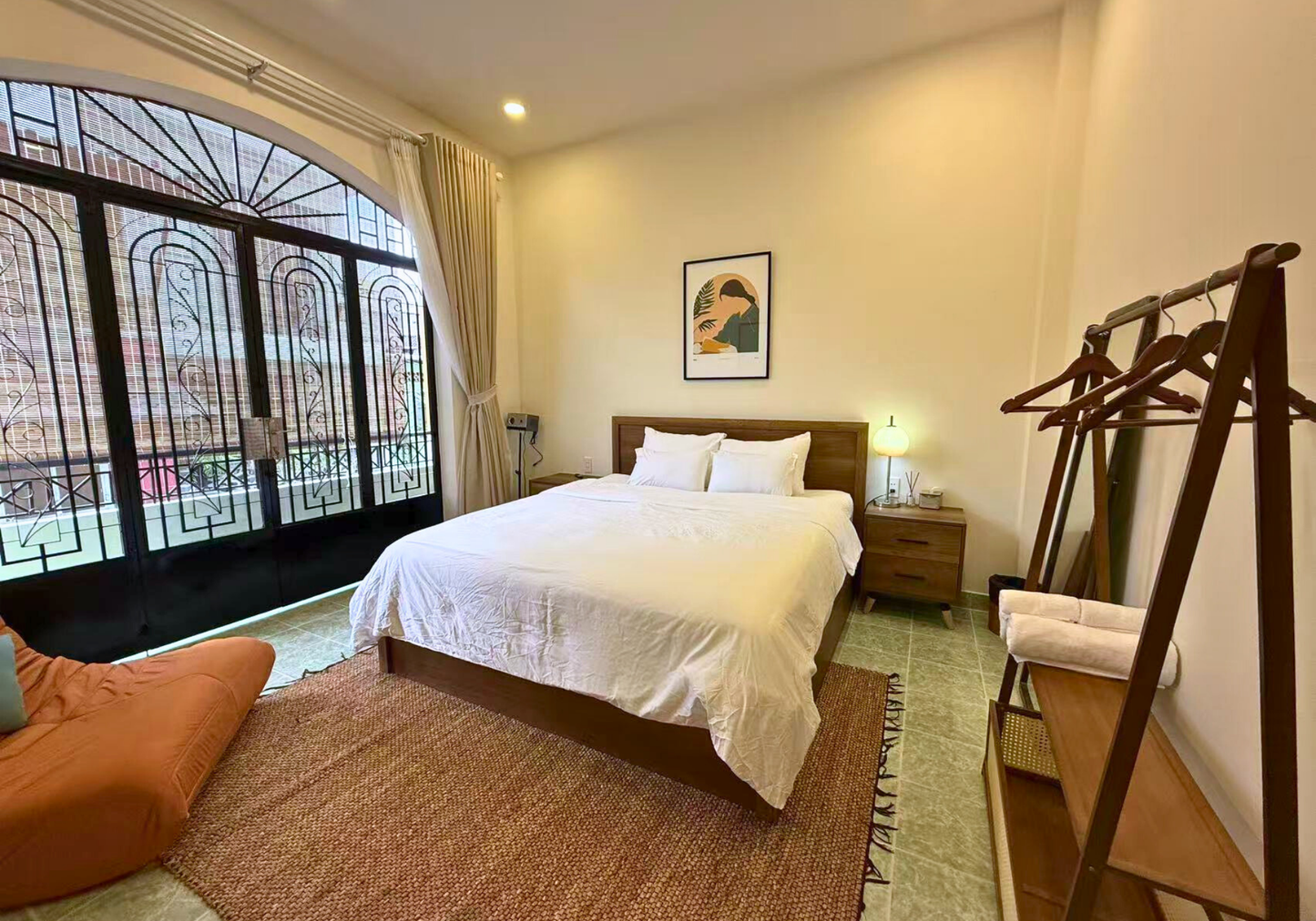 LYLAC Home Saigon TDX - Nhà phố 4 phòng ngủ ấm cúng có sân vườn tại trung tâm thành phố Quận 1.