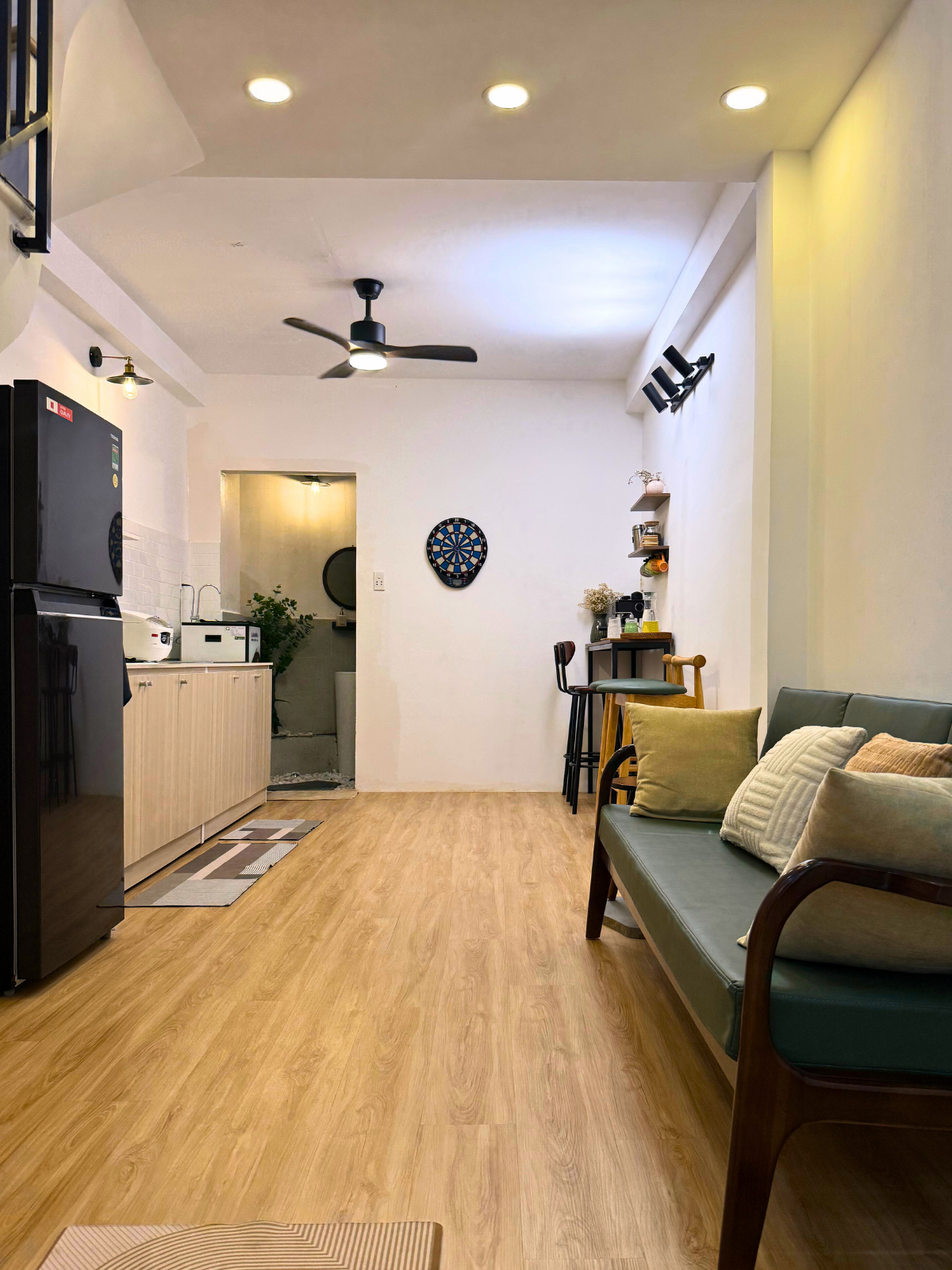 LYLAC Home Saigon HHH - 位于第一郡市中心的美丽五卧联排别墅