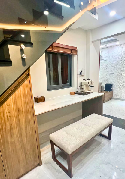 LYLAC Home Saigon TTT - Elegant 3BR 3BA Townhouse Roof Terrace Downtown D1
