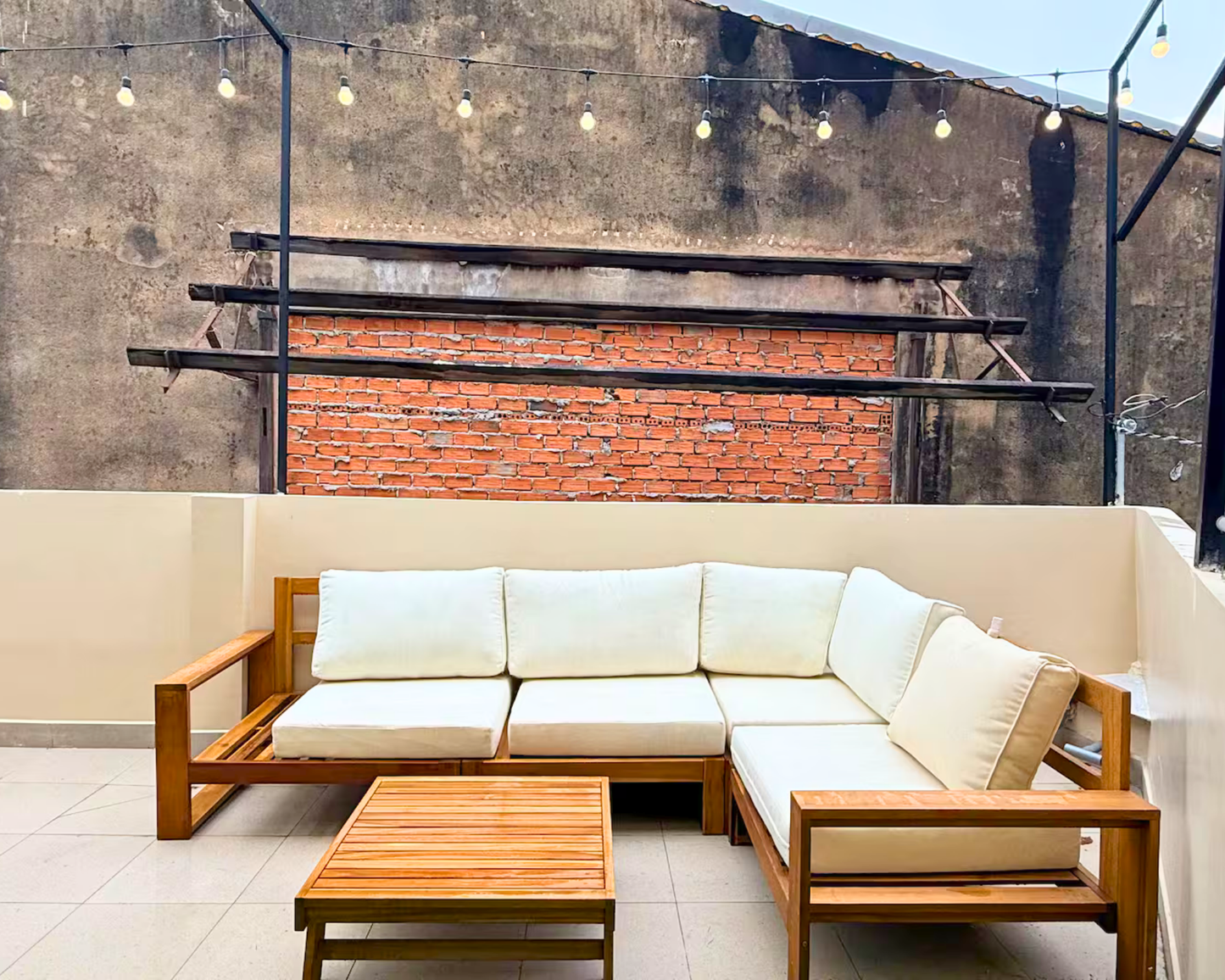 LYLAC Home Saigon TTT - Elegant 3BR 3BA Townhouse Roof Terrace Downtown D1