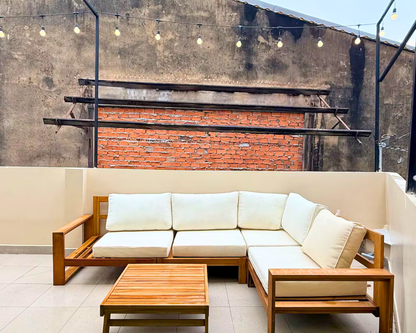 LYLAC Home Saigon TTT - Elegant 3BR 3BA Townhouse Roof Terrace Downtown D1