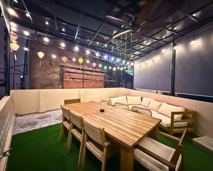 LYLAC Home Saigon TTT - Elegant 3BR 3BA Townhouse Roof Terrace Downtown D1