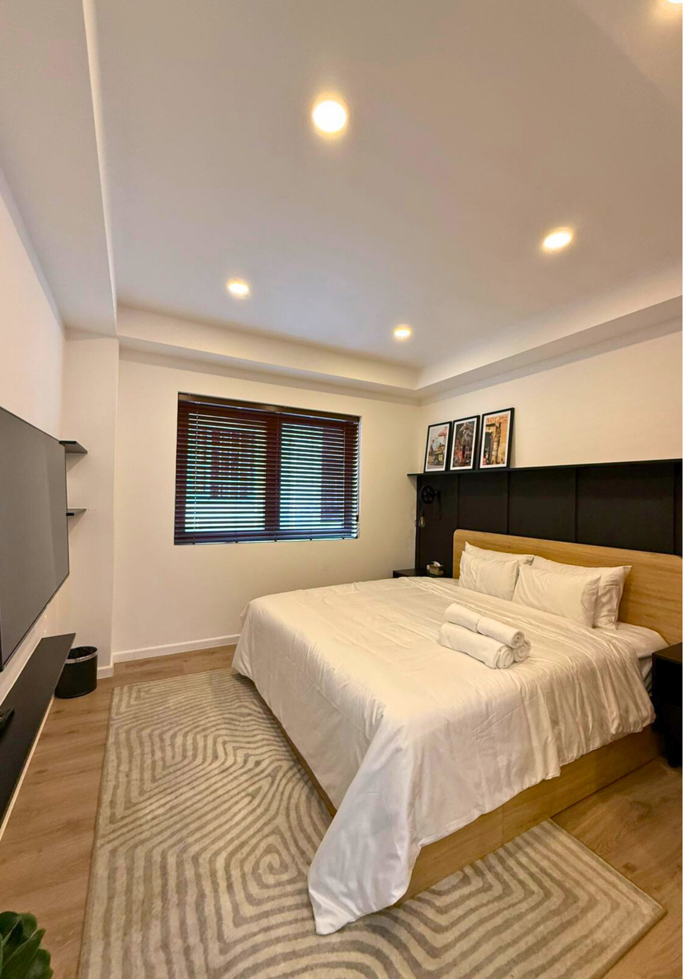 LYLAC Home Saigon NTMK - City Center 2BR Modern Townhouse Roof Terrace
