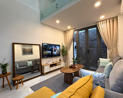 LYLAC Home Saigon NTMK - City Center 2BR Modern Townhouse Roof Terrace