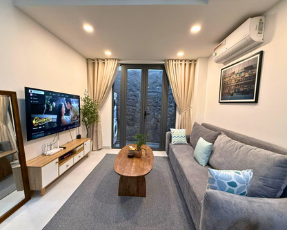 LYLAC Home Saigon NTMK - City Center 2BR Modern Townhouse Roof Terrace