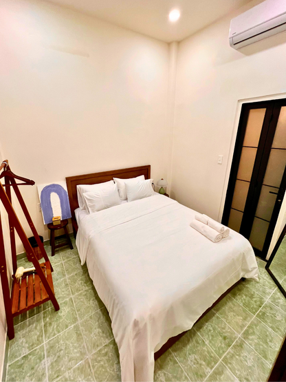 LYLAC Home Saigon TDX - City Center Cosy 4BR Townhouse with Garden in D1