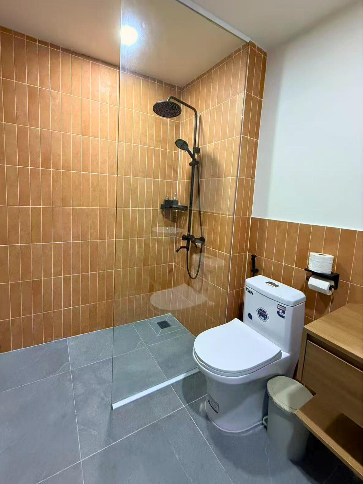 LYLAC Home Saigon TDX - Nhà phố 4 phòng ngủ ấm cúng có sân vườn tại trung tâm thành phố Quận 1.