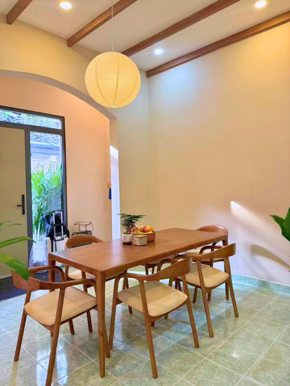 LYLAC Home Saigon TDX - Nhà phố 4 phòng ngủ ấm cúng có sân vườn tại trung tâm thành phố Quận 1.